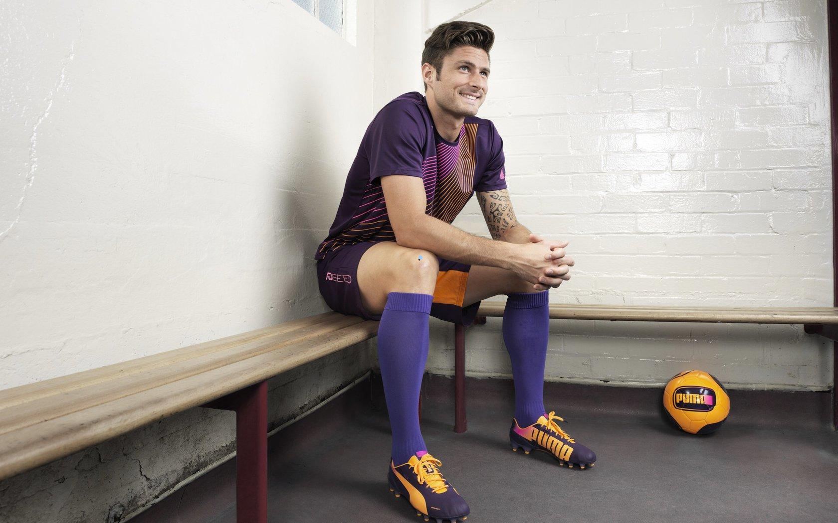 【开云】伦纳特·卡尔，17岁德国天才突破瓶颈，拜仁新星瞄准世界杯舞台