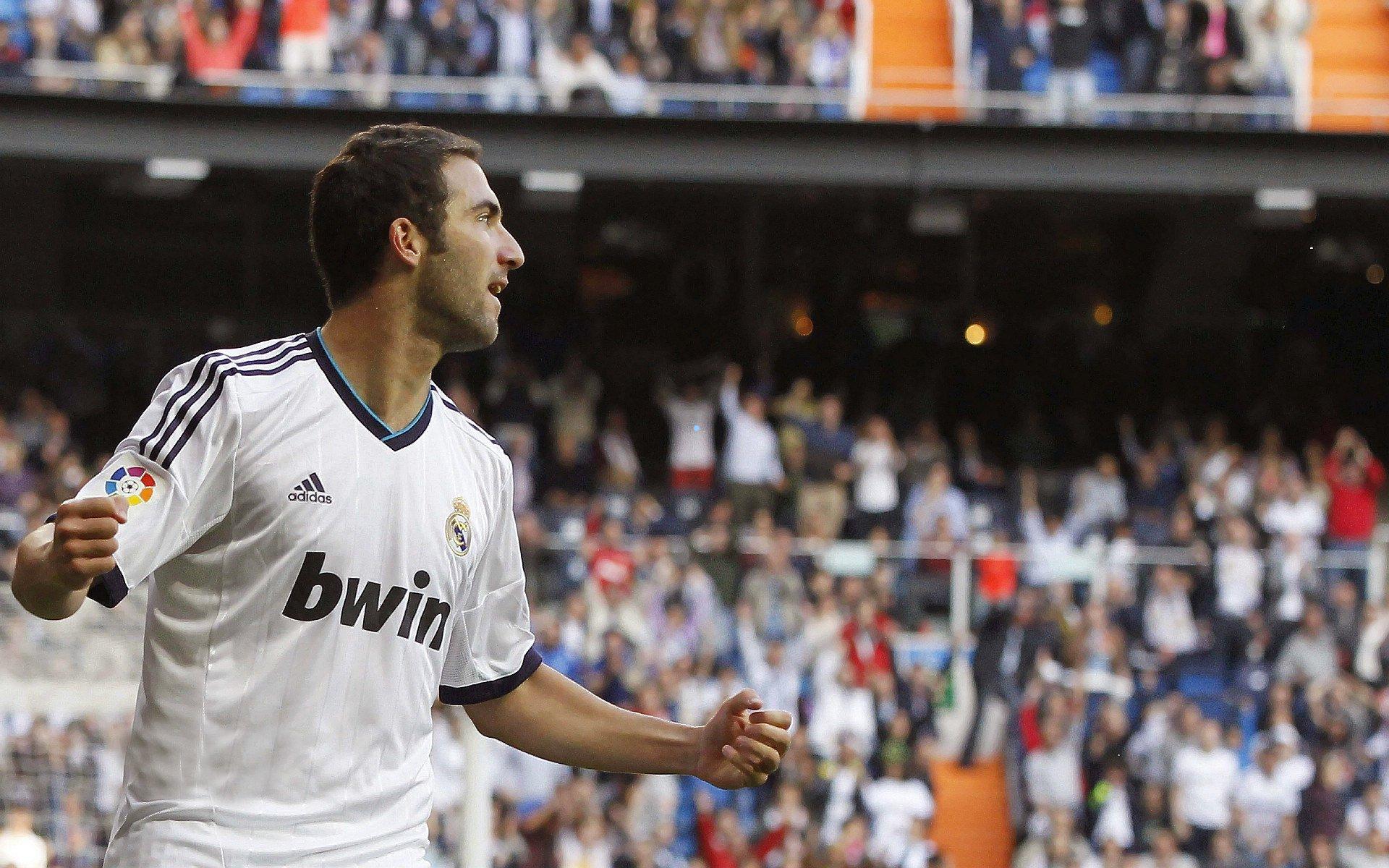 计划有变!国足新锐中场王博豪获荷兰名宿力荐,瞄准五大联赛冬季窗口