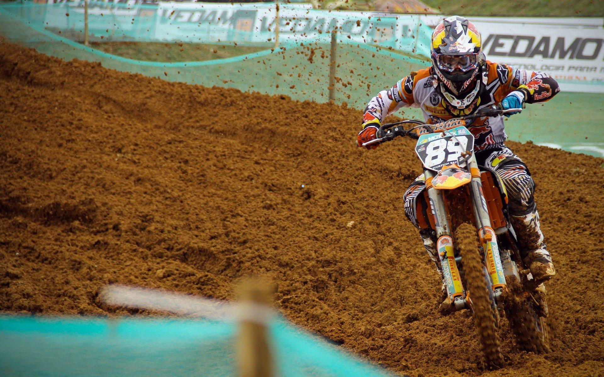 沃西痛批湖人团队协作如一盘散沙，场上五人形同陌路，默契缺失致连败危机